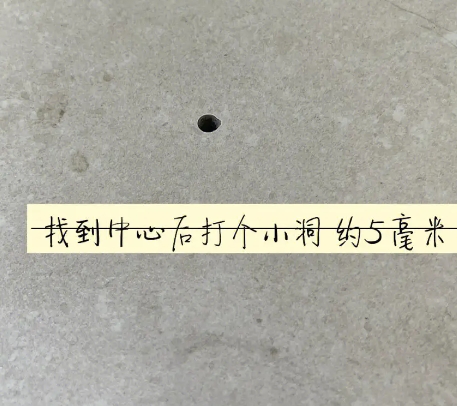 库车瓷砖空鼓维修公司专业解答在瓷砖铺贴过程中，如果砂料搅拌不均匀，将会带来以下问题